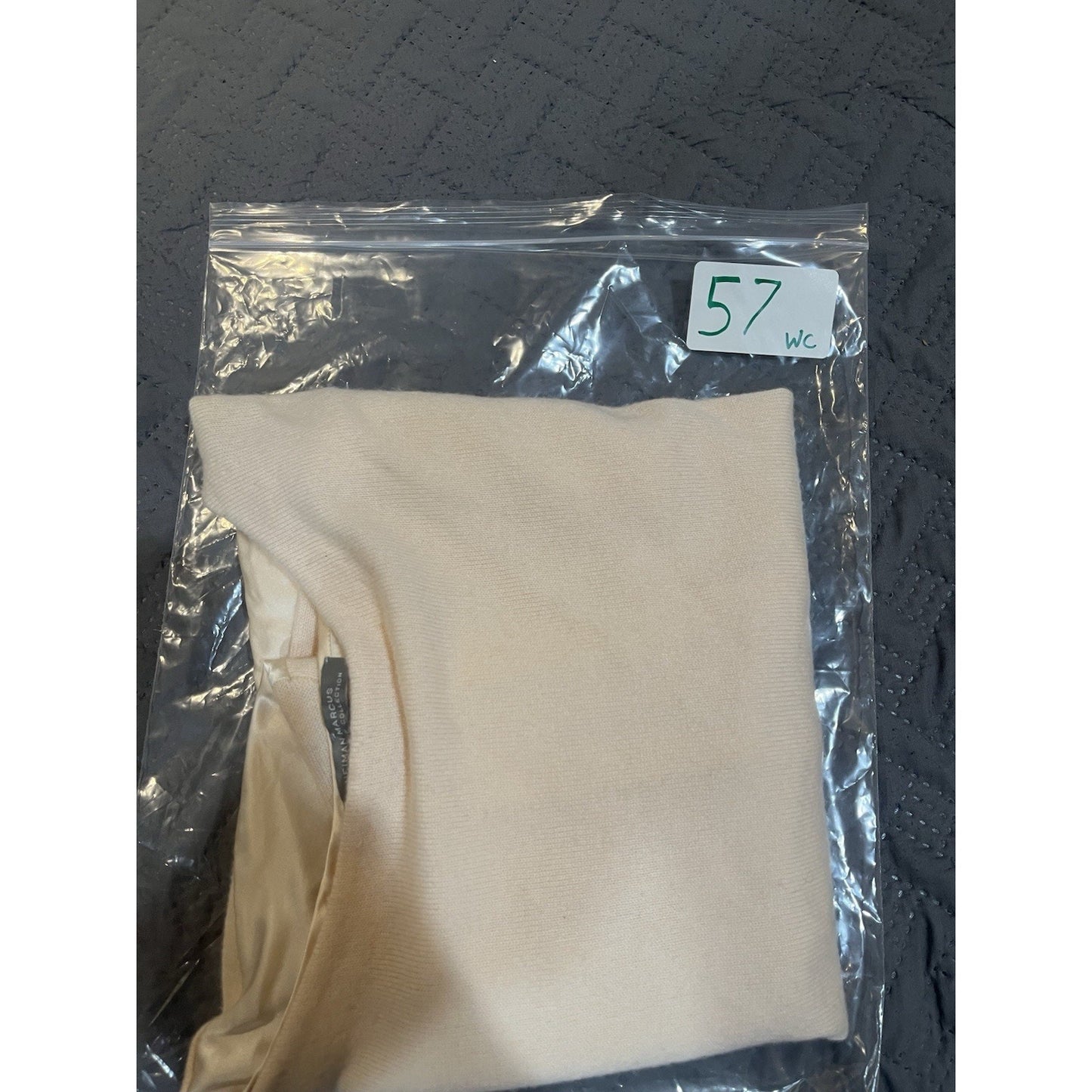 Neiman Marcus cashmere collection Women's L 3/4 sleeve cream sweater