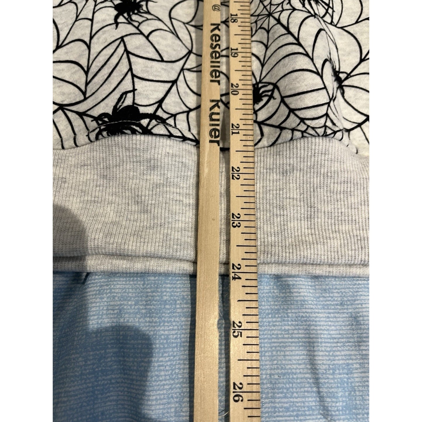 LA Soul Women’s S Spider Crew Neck Sweatshirt, Gray & Black