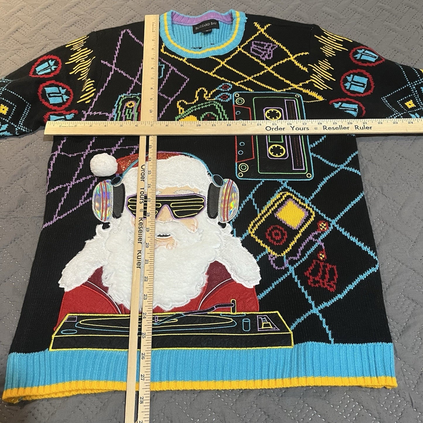 Blizzard Bay Men's L DJ Santa Clause Music Ugly Christmas Pullover Knit sweater