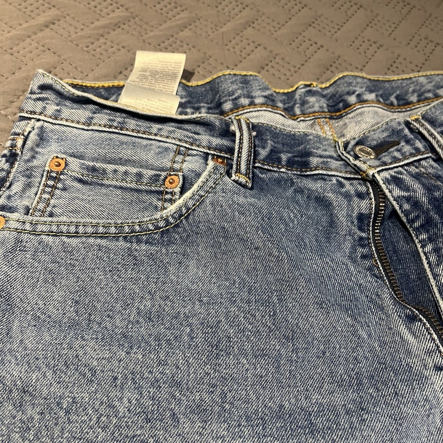 Levi's 550 Men's Relaxed Fit Jeans - Denim Blue Jeans Light Wash Size 36x32