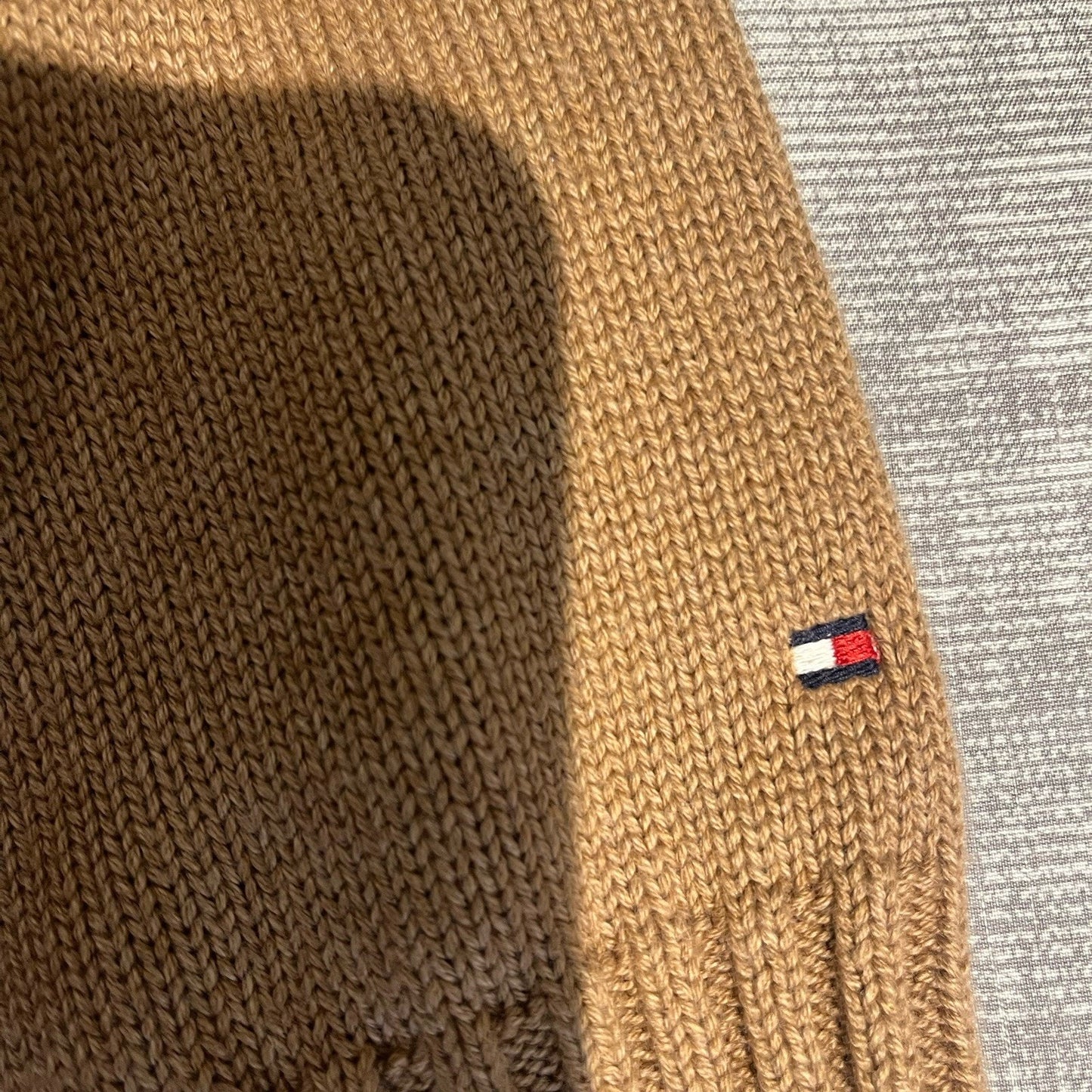 Tommy Hilfiger Women's L rustic chic long sleeve argyle knit v-neck sweater NWT