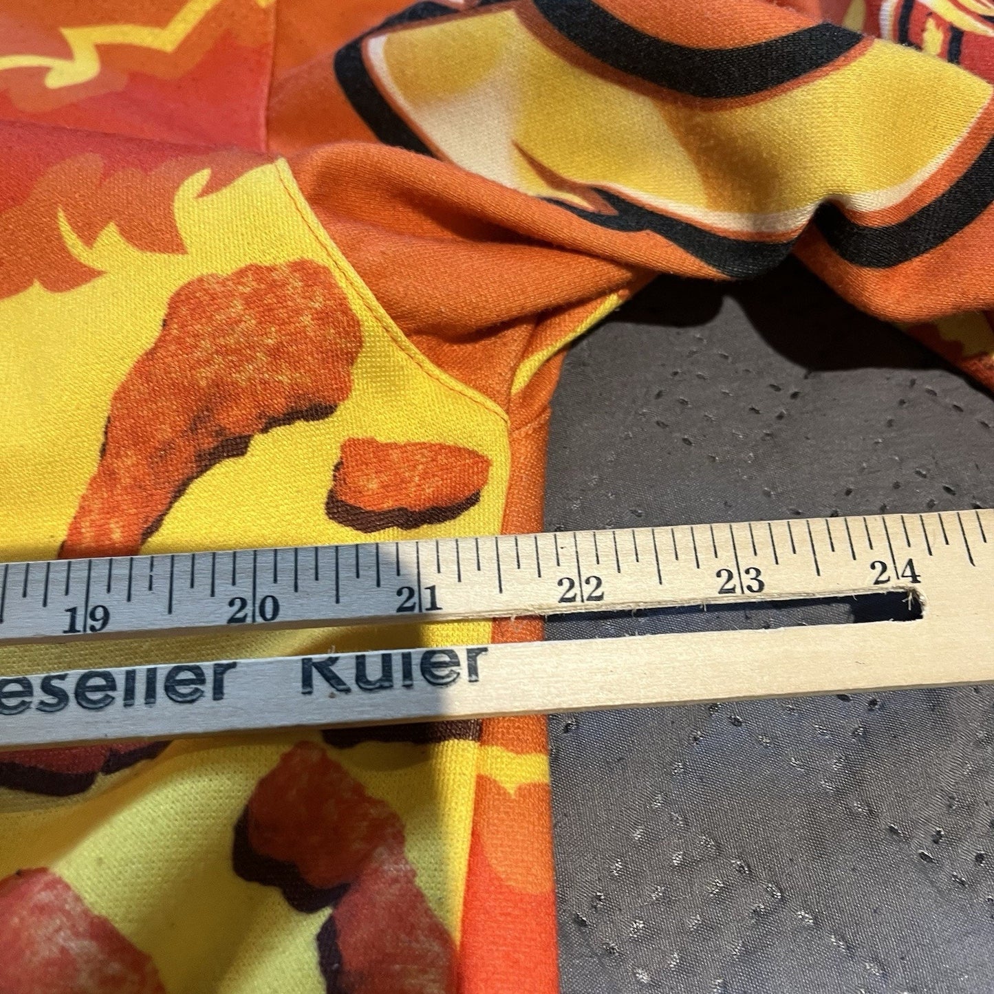 Forever 21 Flamin' Hot Cheetos men's M all over print chester cheetah hoodie