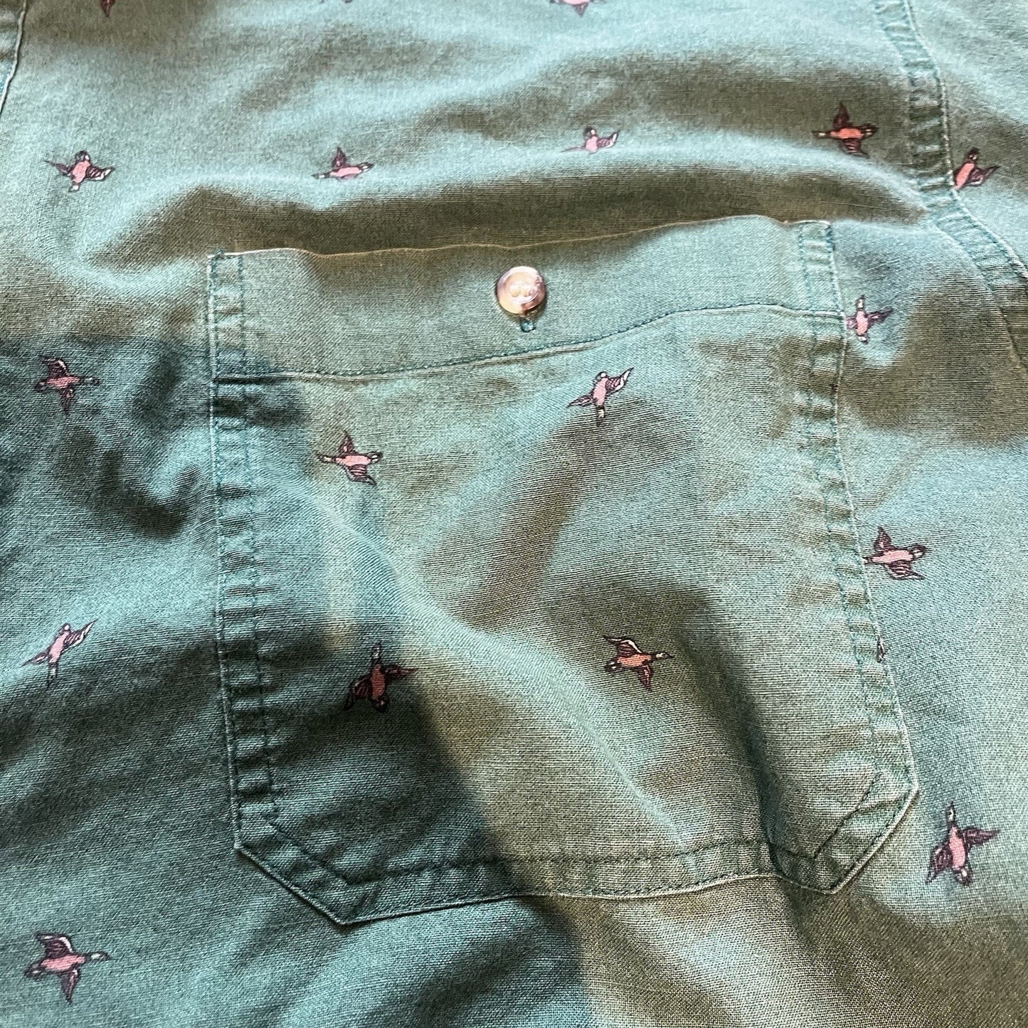 Wrangler Rugged Wear Men's XLT green all over duck print button up shirt