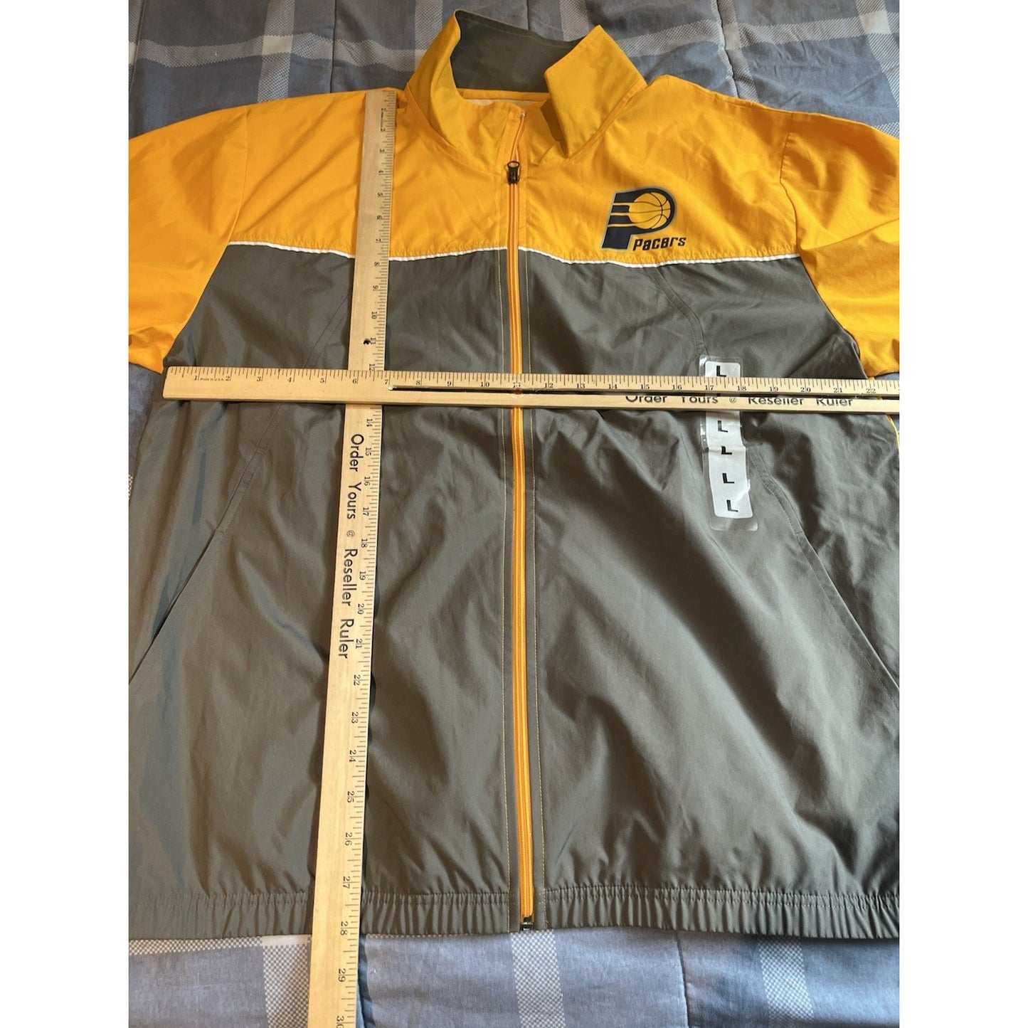 NBA Men's L Indiana Pacer’s lightweight windbreaker pocketed full zip jacket