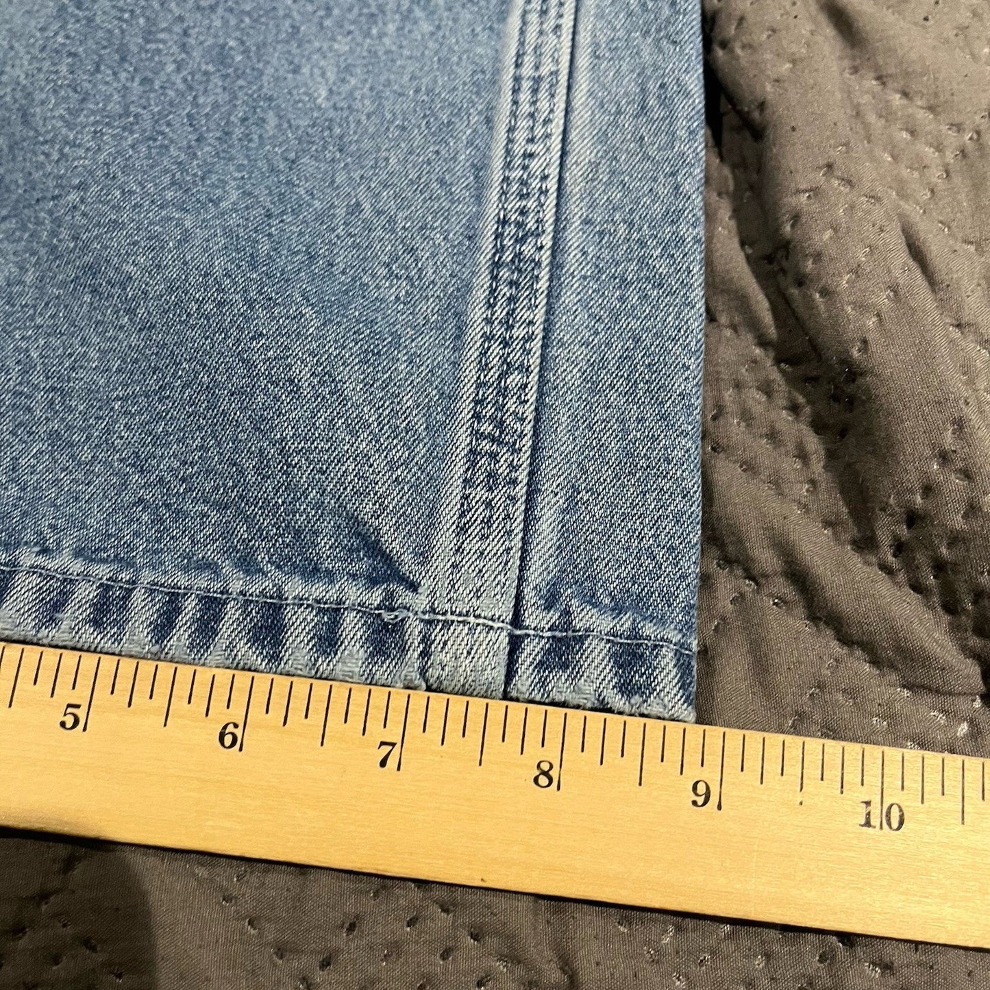 Vtg Carhartt Men's W 32 x L 34 light wash cartpenter workwear jeans