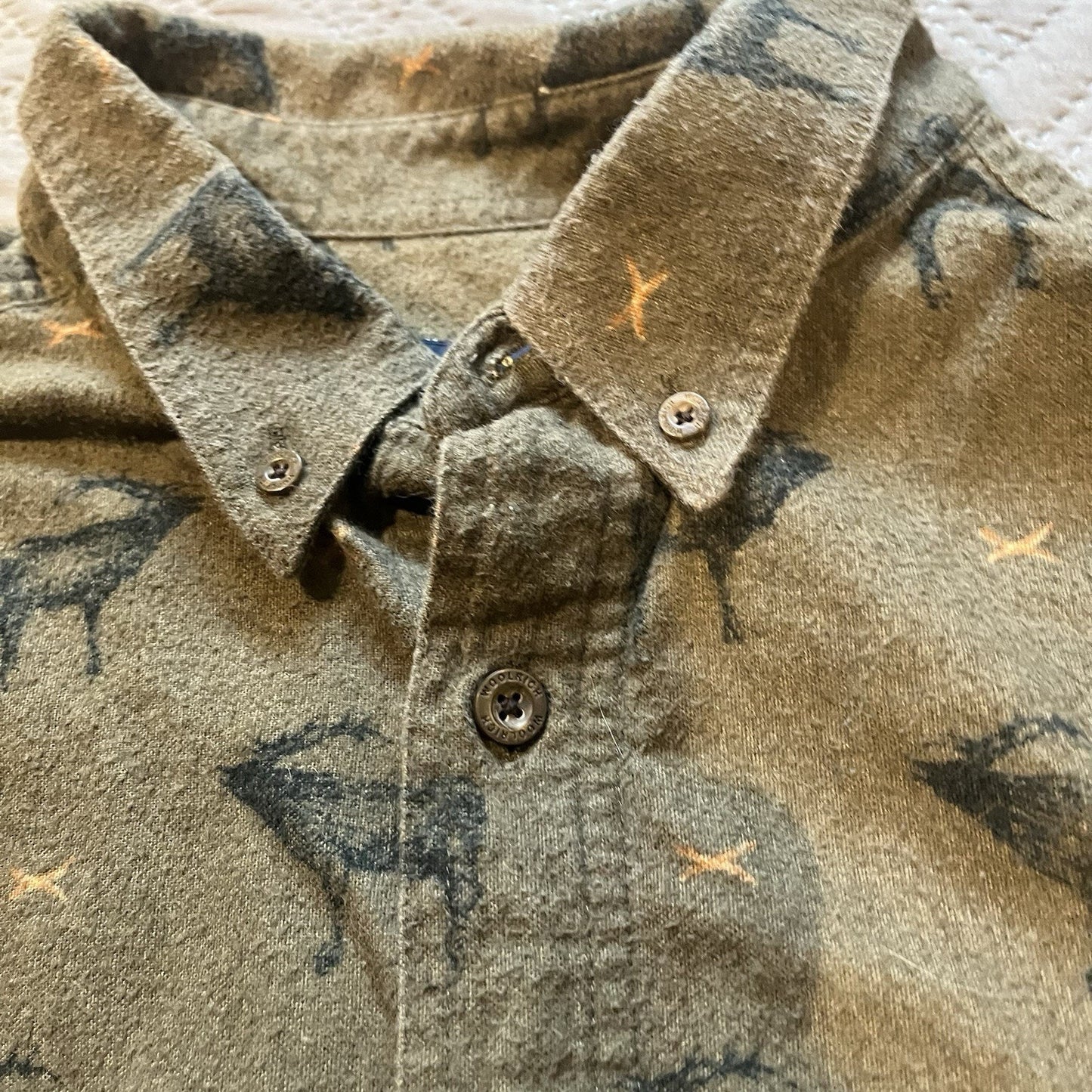 Vtg Woolrich Men's 2XL all over elk print brushed cotton button down shirt