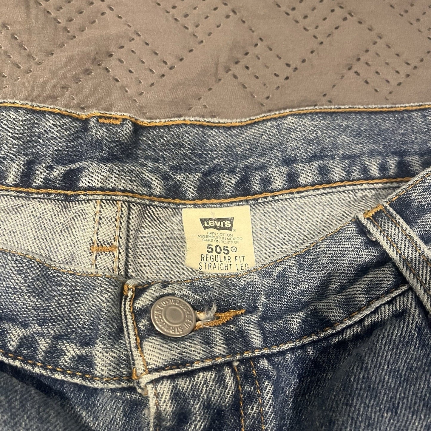 Vtg Levi's 505 Men's W 40 x L 32 regular straight leg jeans