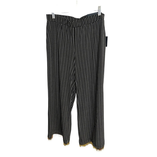 Rafaella women's M comfort pull on black/white all over print capri pants NWT