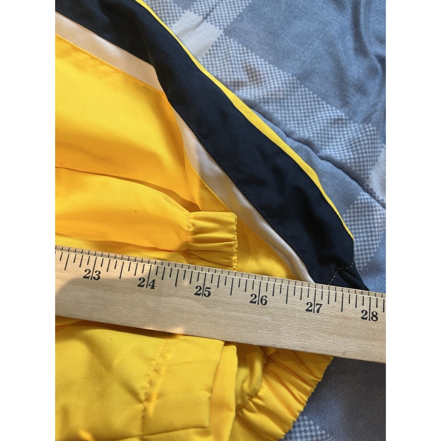 Vtg Tommy Hilfiger Men's L full zip hooded winbreaker rain jacket