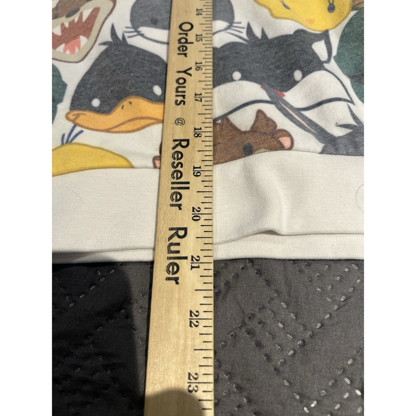 Vtg Six Flags Looney Tunes women's L all over cartoon character print sweatshirt