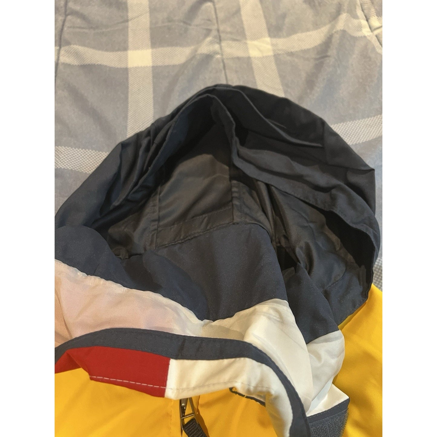 Vtg Tommy Hilfiger Men's L full zip hooded winbreaker rain jacket