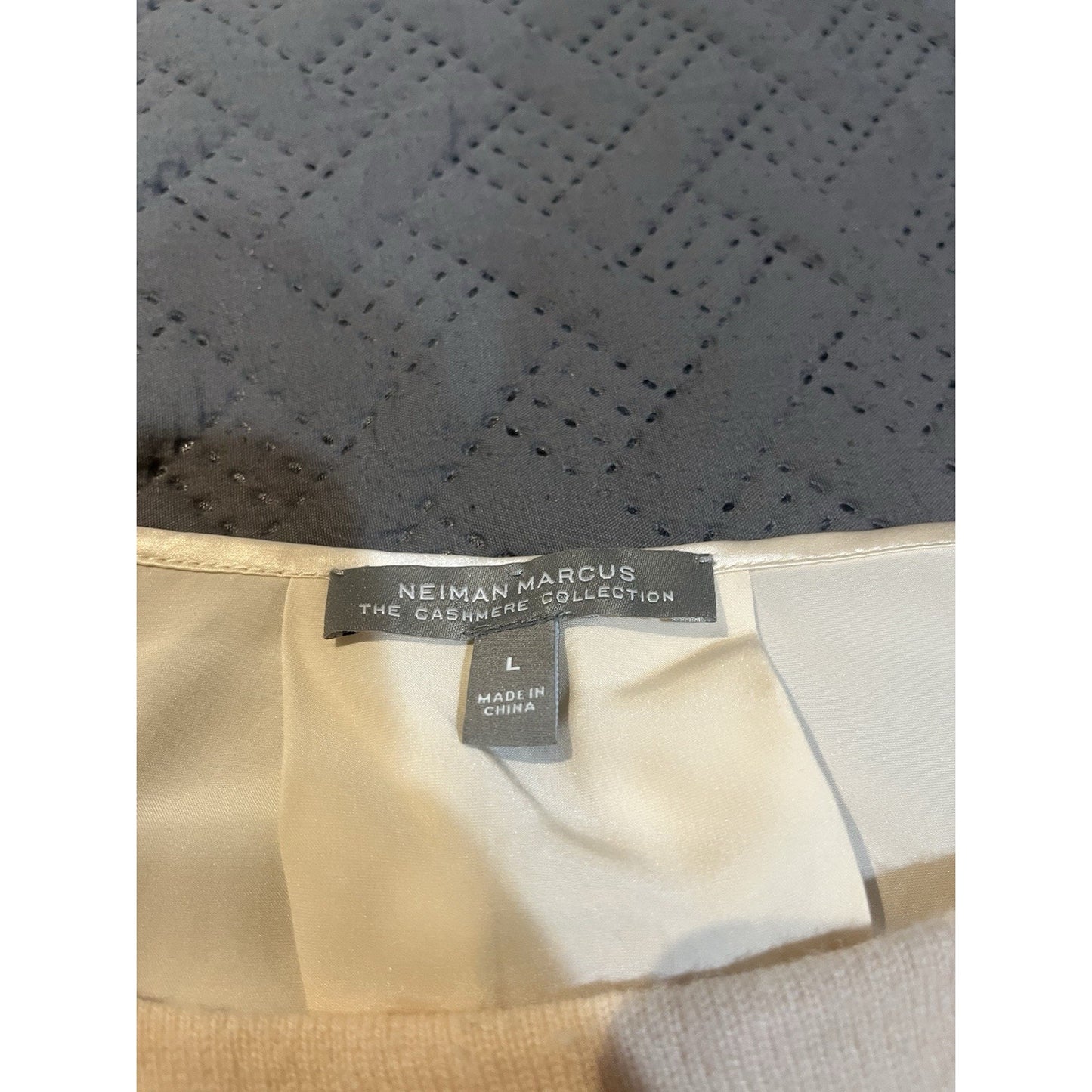 Neiman Marcus cashmere collection Women's L 3/4 sleeve cream sweater