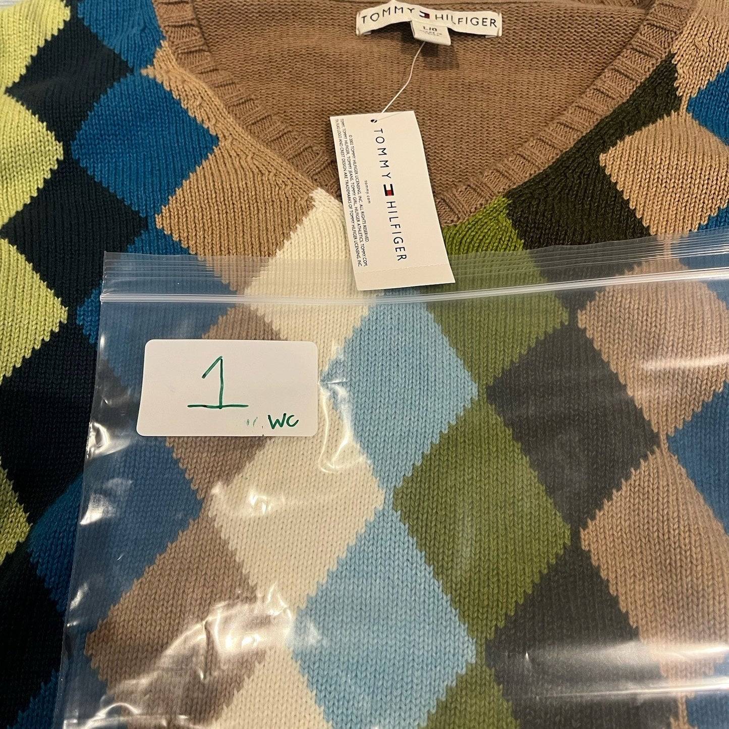 Tommy Hilfiger Women's L rustic chic long sleeve argyle knit v-neck sweater NWT