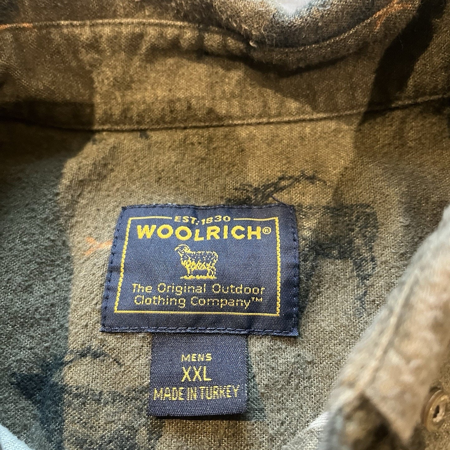 Vtg Woolrich Men's 2XL all over elk print brushed cotton button down shirt