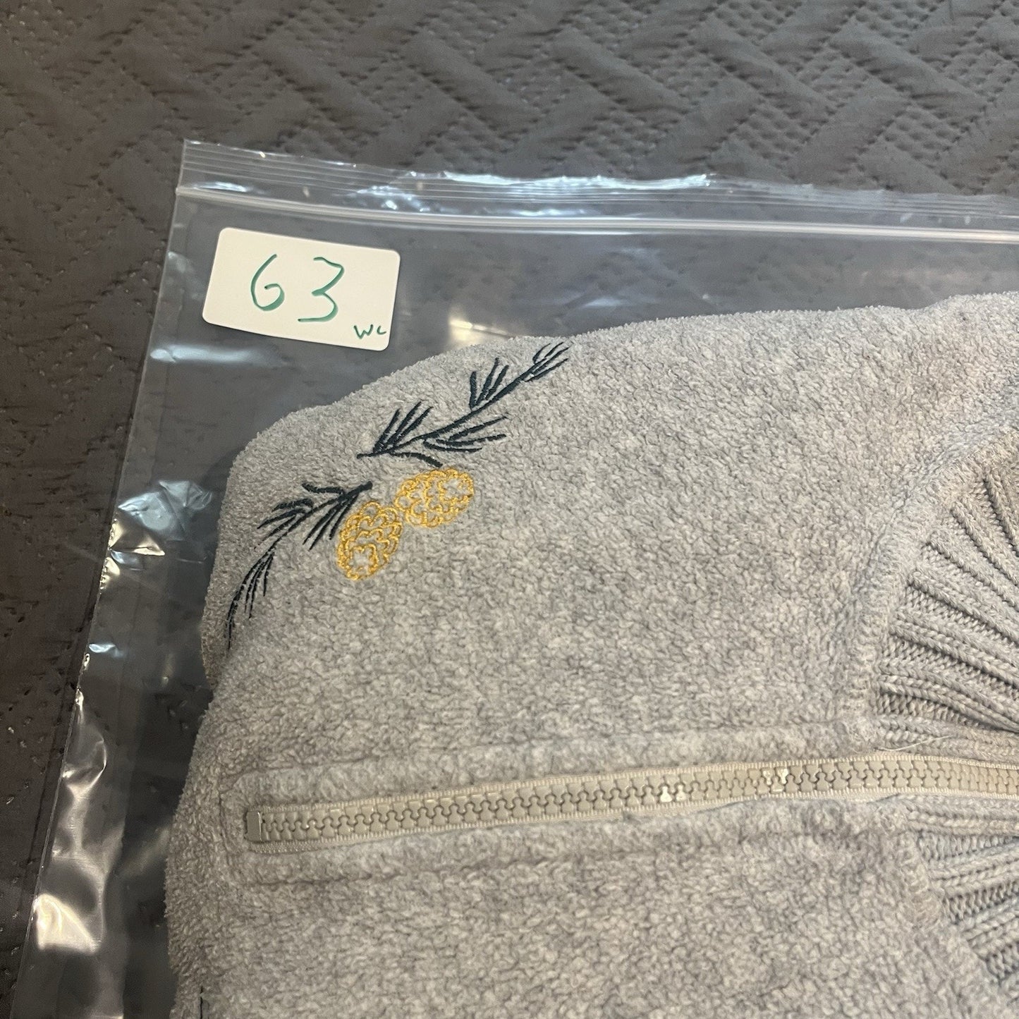 Vtg Disney Winnie the Pooh women's L 1/4 zip fleece sweater Eayore