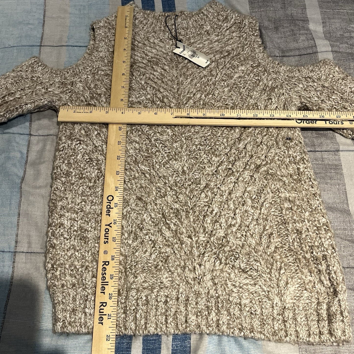 Express Women's XS cold shoulder sleeve cable knit beige sweater NWT