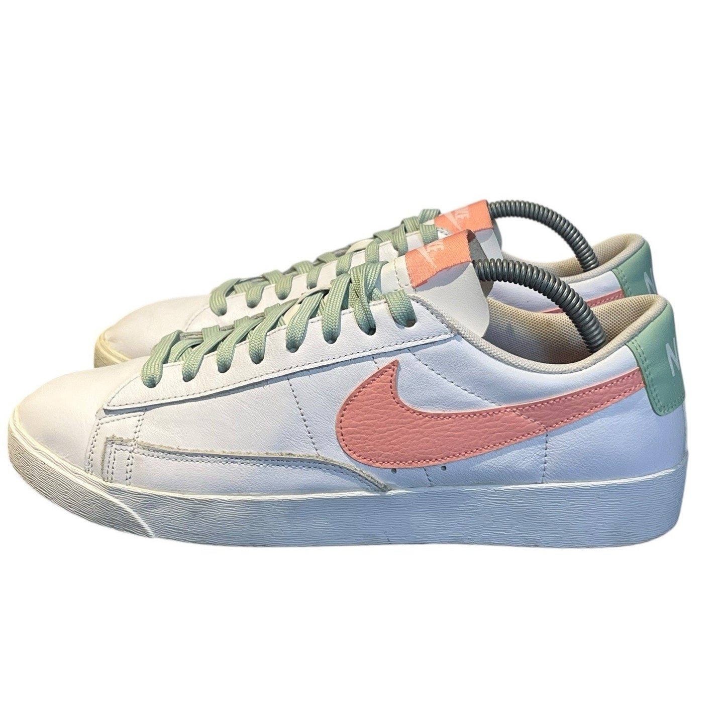 WMNS NIKE BLAZER LOW LE WHITE-BLEACHED CORAL PINK SZ 11.5 [AV9370-105]