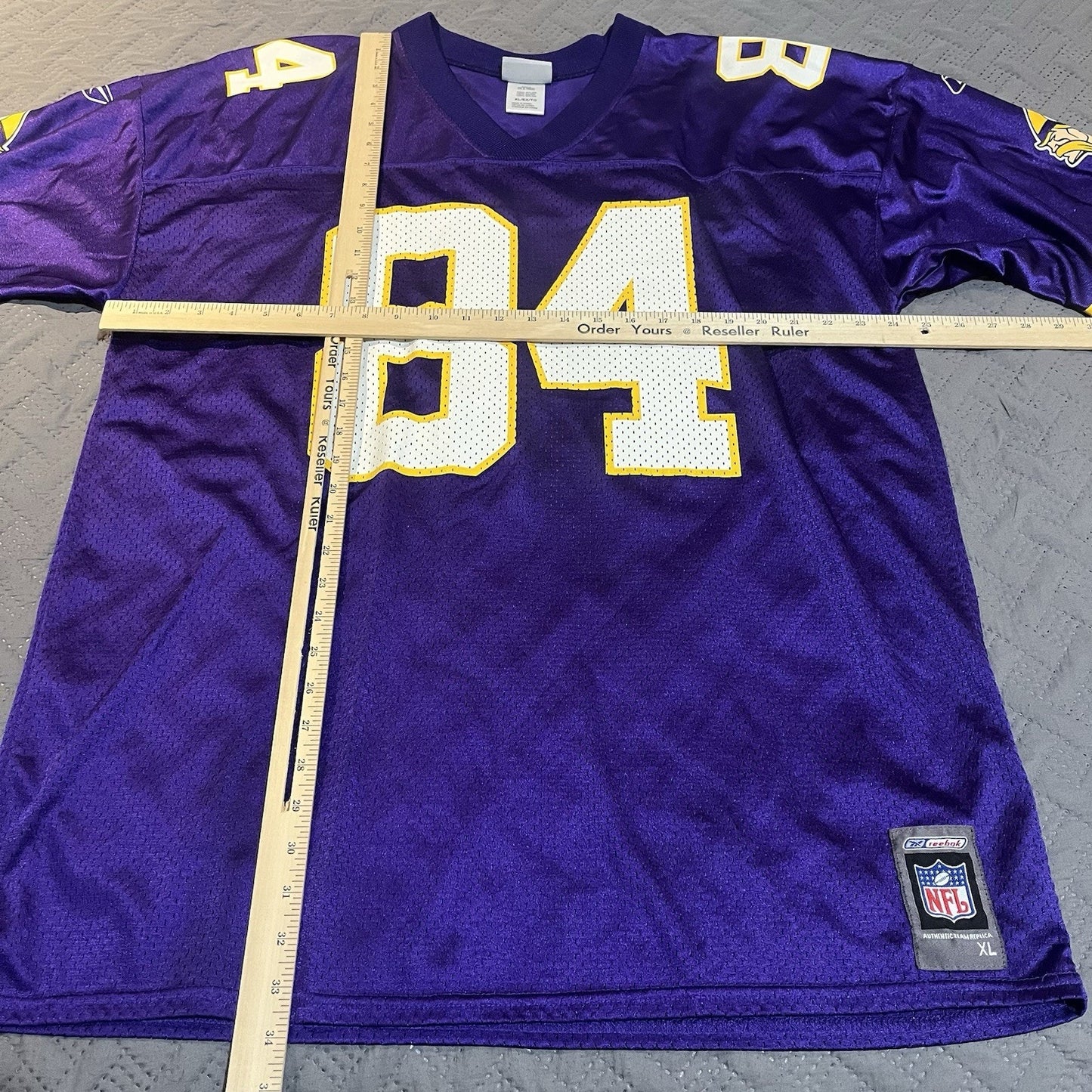 Vtg y2k Reebok NFL Men's XL Minnesota Vikings #84 Randy Moss Purple Jersey