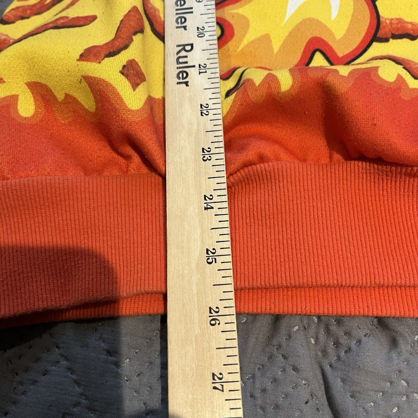 Forever 21 Flamin' Hot Cheetos men's M all over print chester cheetah hoodie