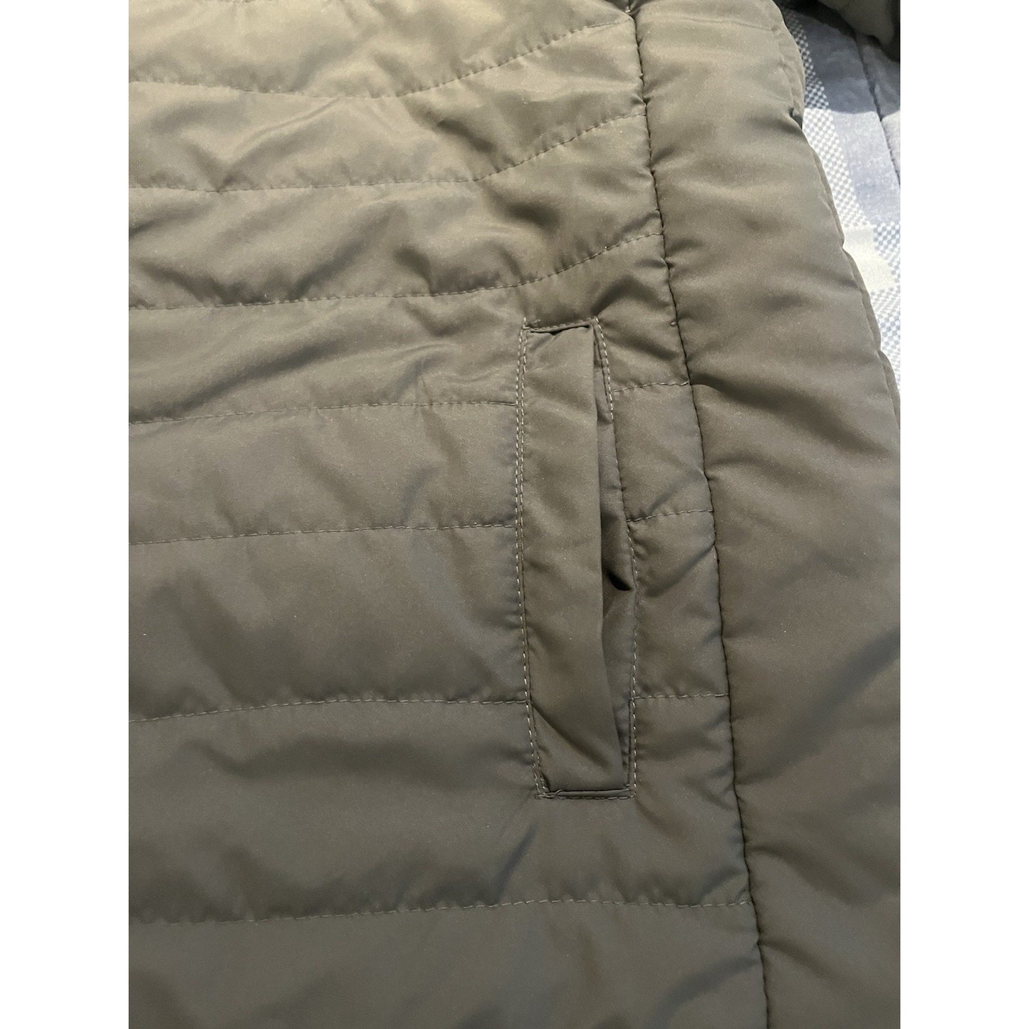 Crable Sportswear Notre Dame Men's L Fighting Irish Quilted Puffer jacket