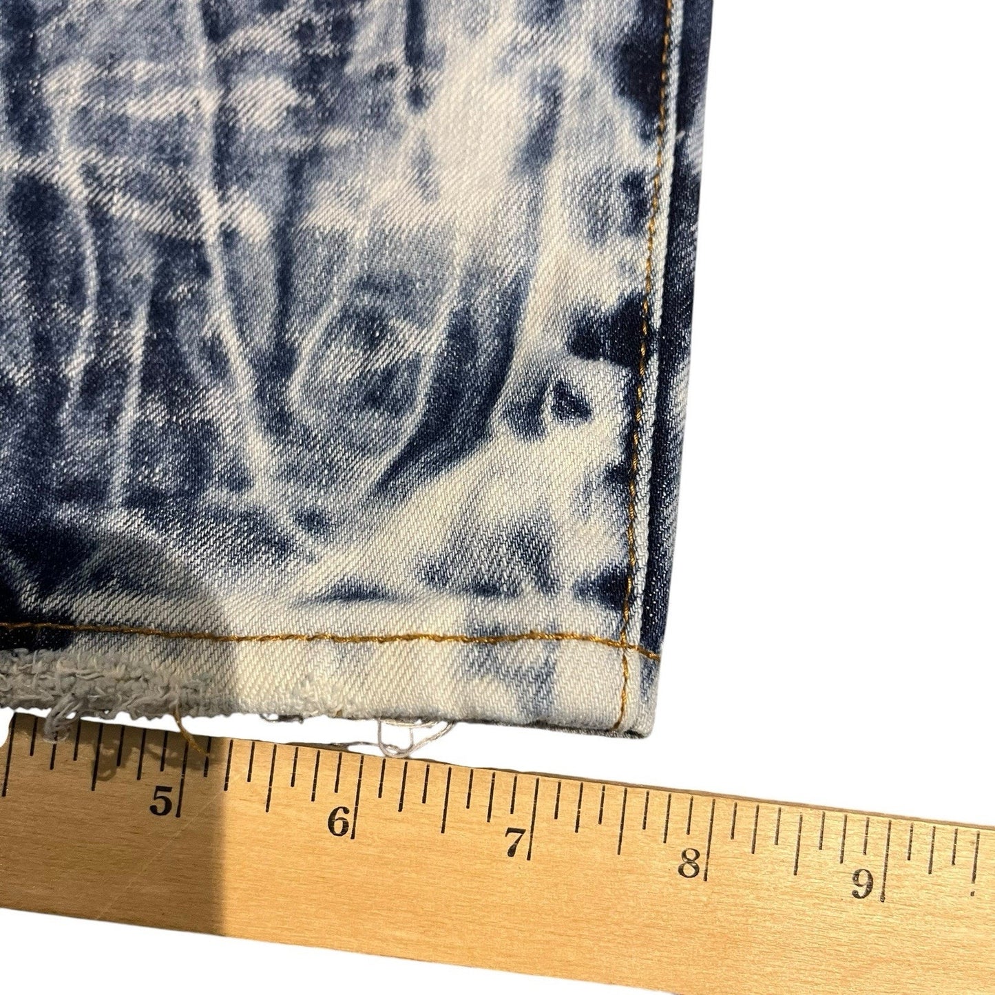 Akoo Men's 34 light blue acid wash distressed denim jeans