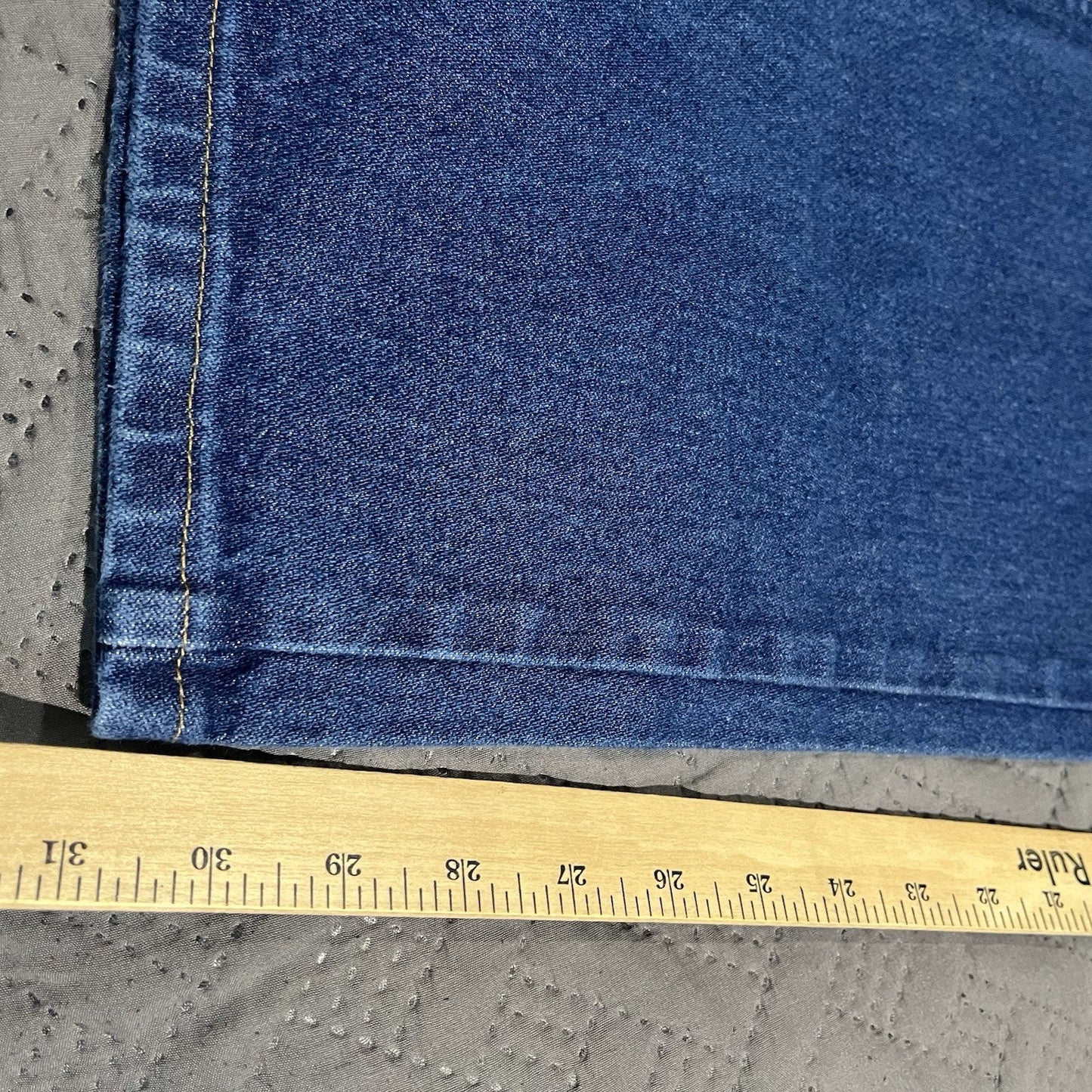Wrangler Men's W 38 x L 32 W stitching cowboy cut denim jeans