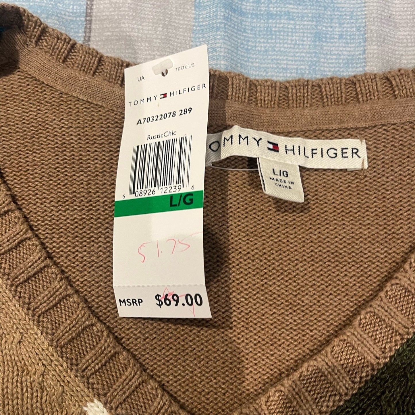 Tommy Hilfiger Women's L rustic chic long sleeve argyle knit v-neck sweater NWT