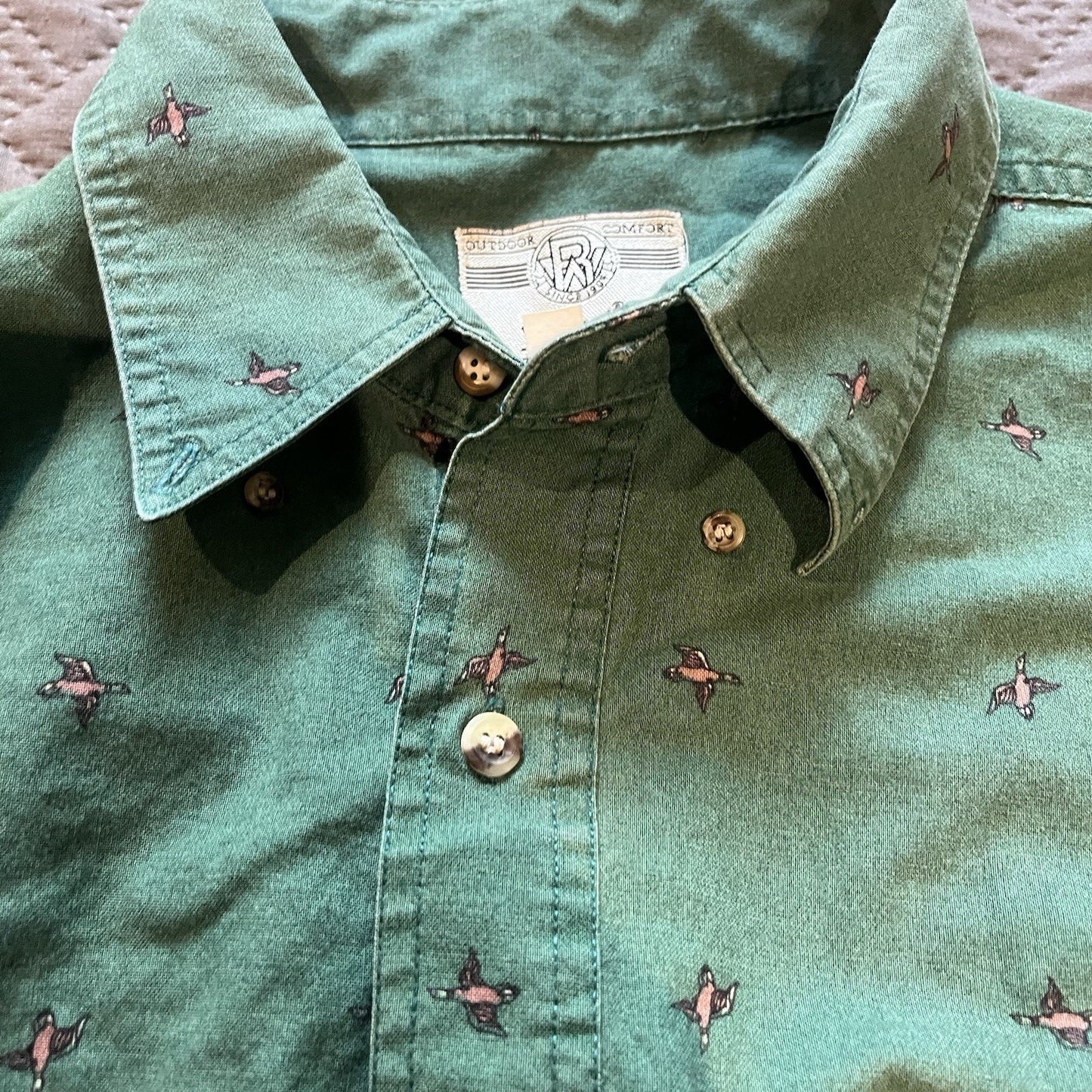 Wrangler Rugged Wear Men's XLT green all over duck print button up shirt