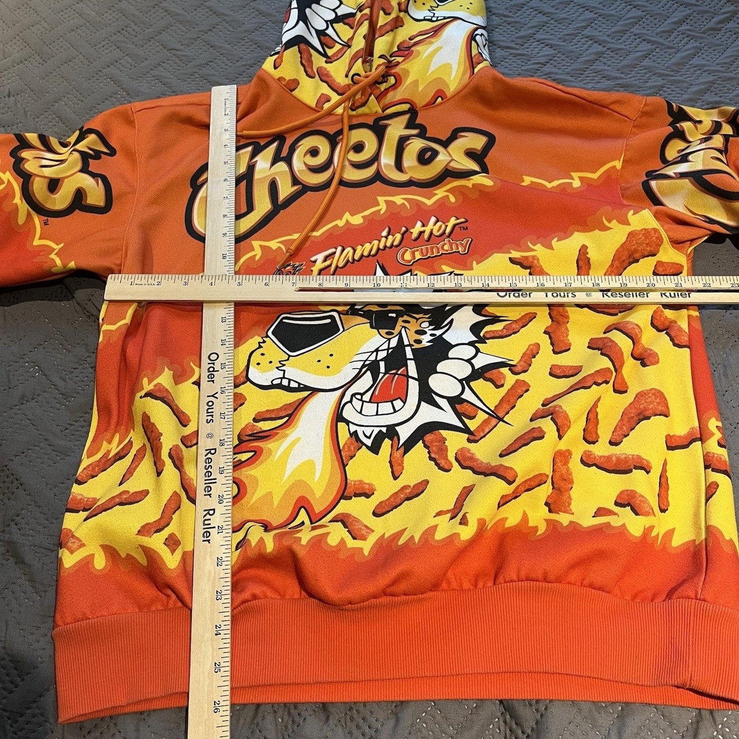 Forever 21 Flamin' Hot Cheetos men's M all over print chester cheetah hoodie
