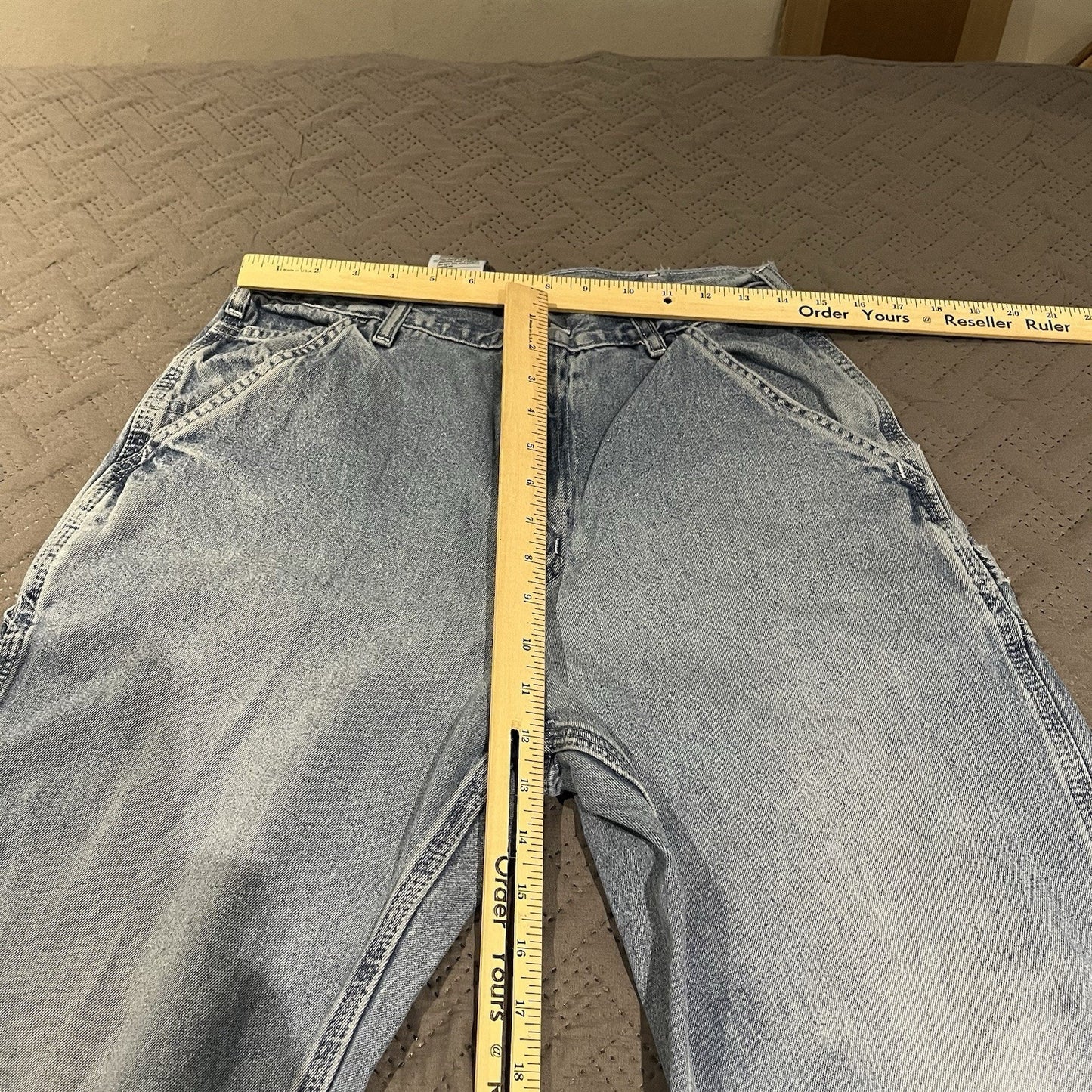 Vtg Carhartt Men's W 32 x L 34 light wash cartpenter workwear jeans