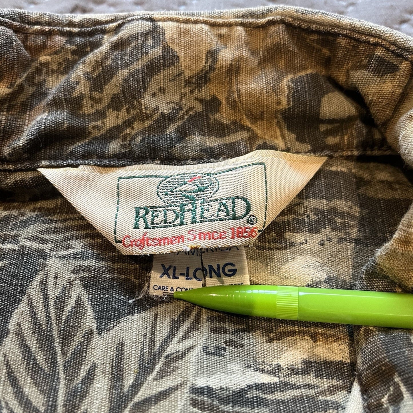 Vtg RedHead Men's XL realtree Camo pattern hunting hiking button up shirt USA