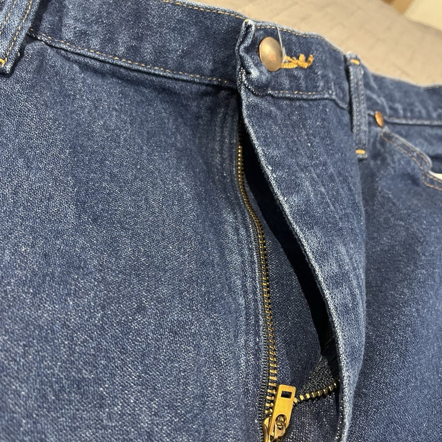Wrangler Men's W 38 x L 32 W stitching cowboy cut denim jeans