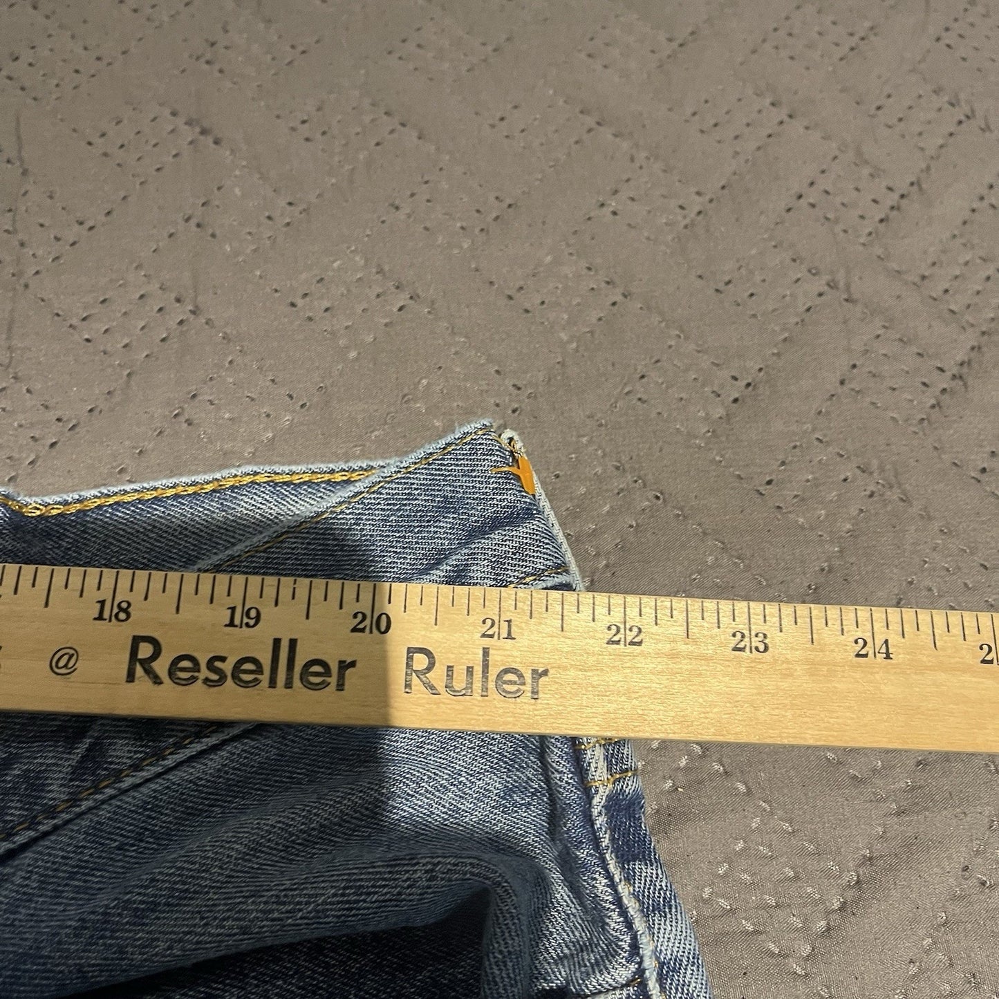 Vtg Levi's 550 Men's W46 x L30 relaxed fit denim jeans