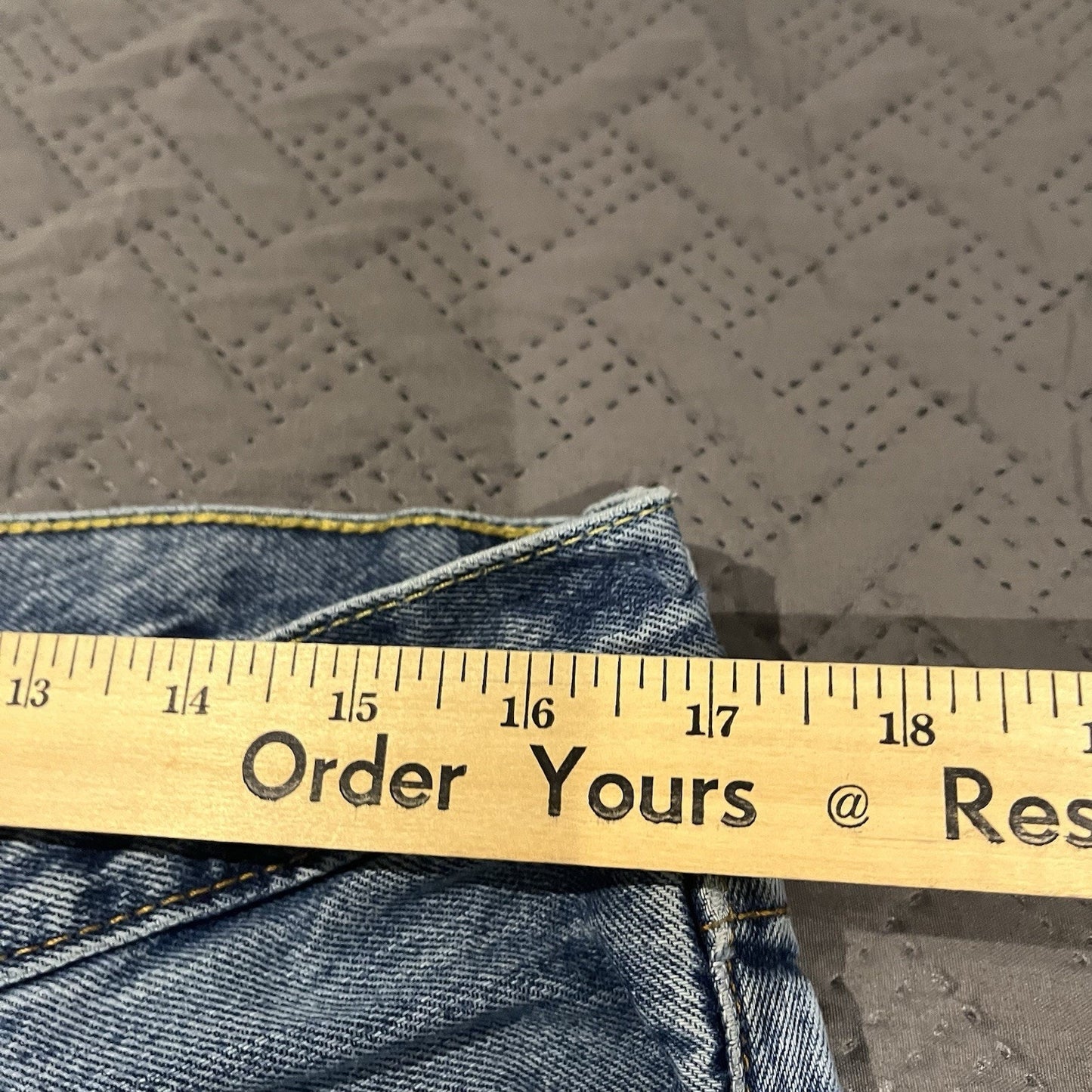 Levi's 550 Men's Relaxed Fit Jeans - Denim Blue Jeans Light Wash Size 36x32