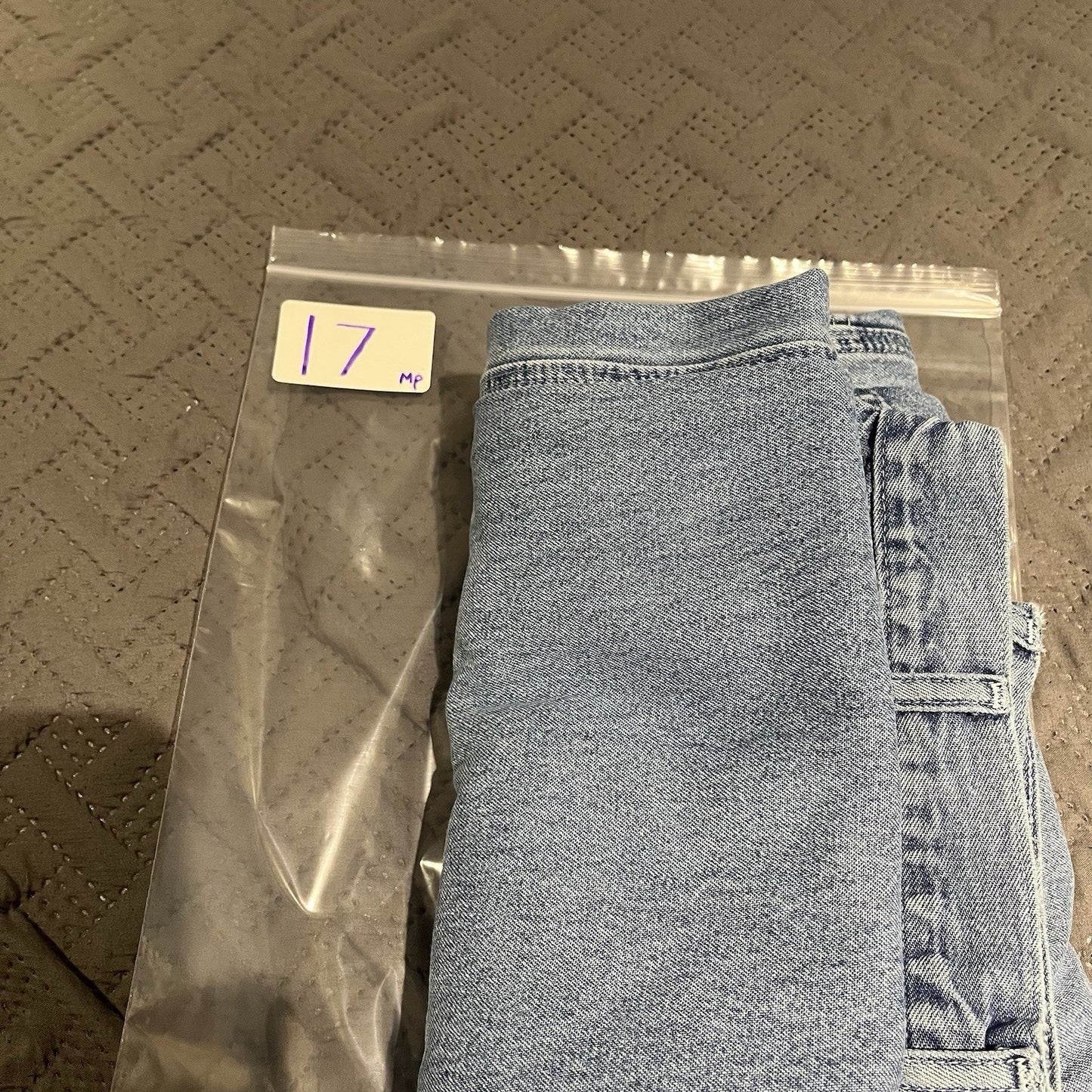 Vtg Carhartt Men's W 32 x L 34 light wash cartpenter workwear jeans