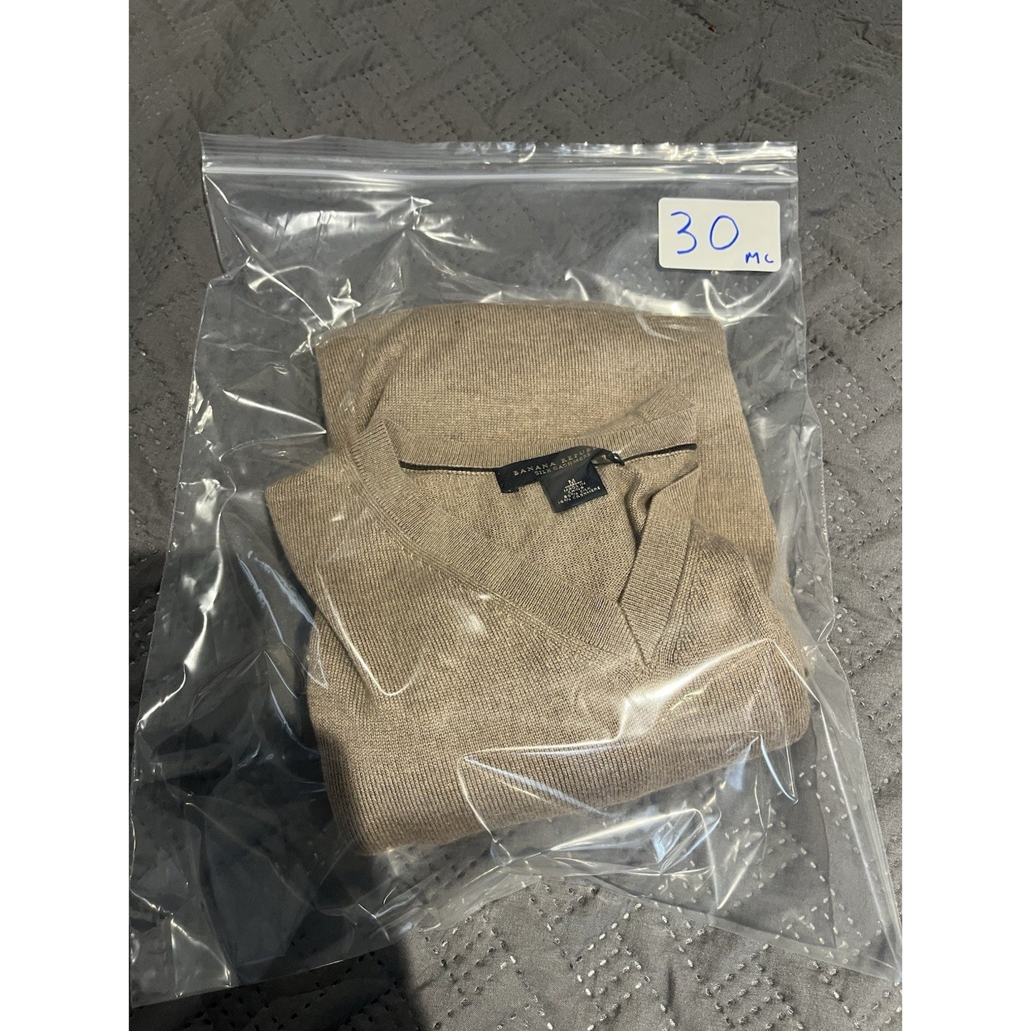 Banana Republic Men's M Silk Cashmere blend v-neck sweater
