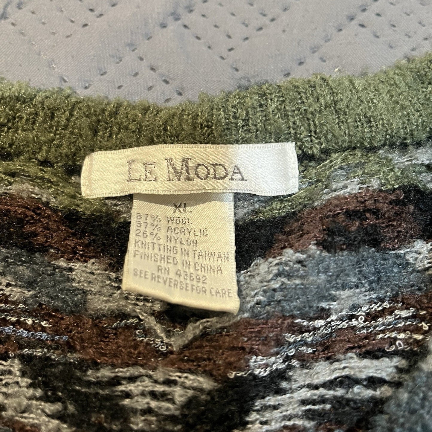 Le Moda Women's XL wool blend button up geometric button-up cardigan sweater