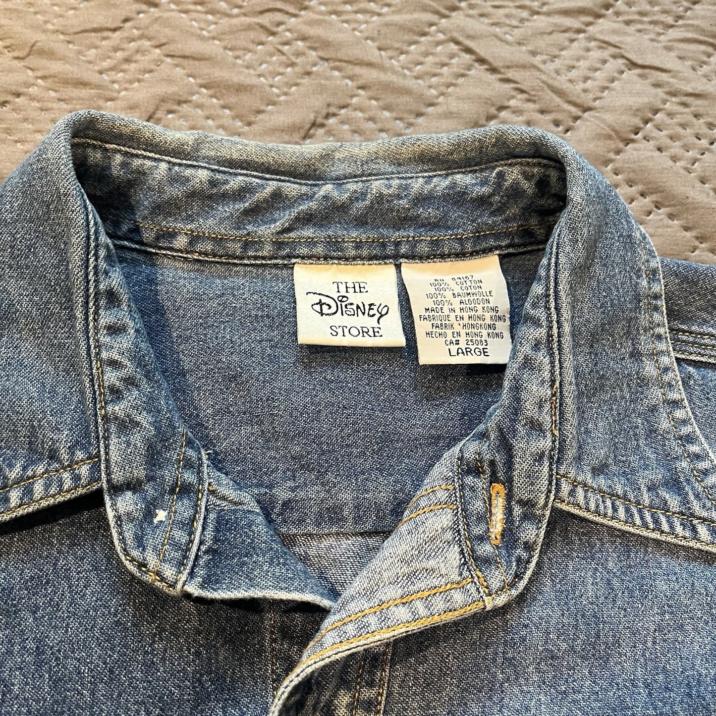 Vtg The Disney Store Men's L Winnie the Pooh embroidered button up denim shirt