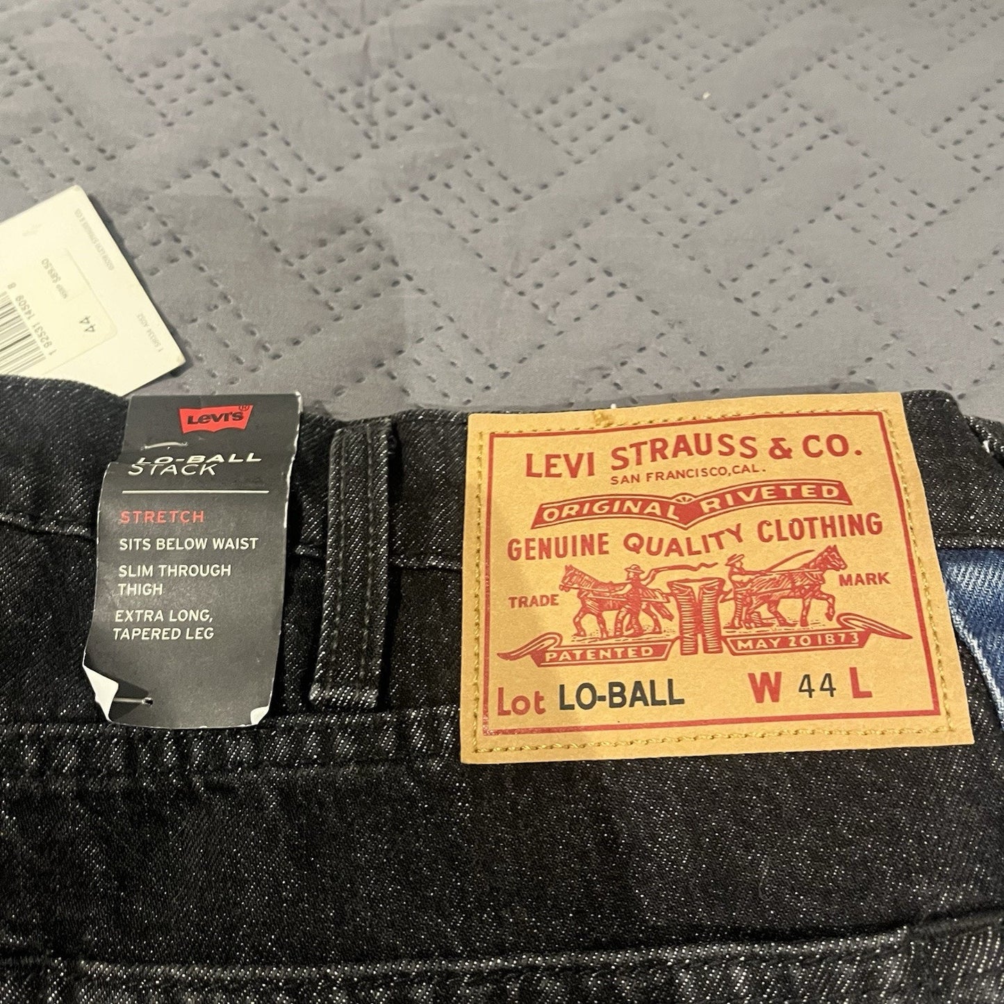 Levi's Men's W 44 x L 34 Lo-Ball stack black wash knee rip tapered jeans NWT