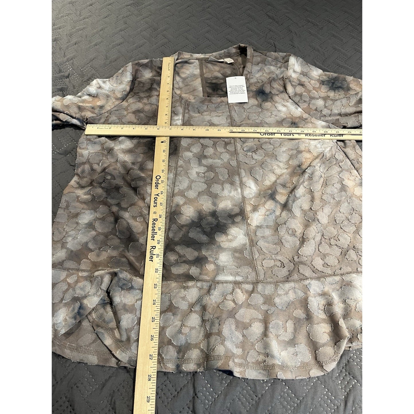 LOGO by Lori goldstein Women's XL clipped jaquard tye dye top NWT