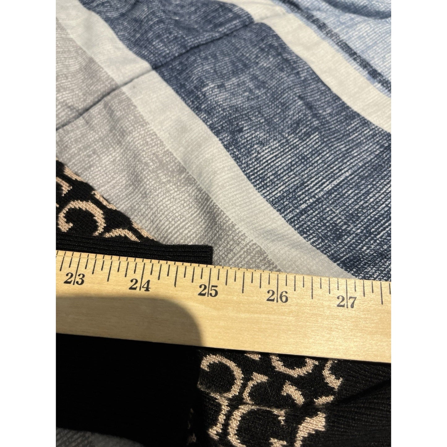 Guess Women's M black/light rum jacquard G logo long sleeve sweater NWT