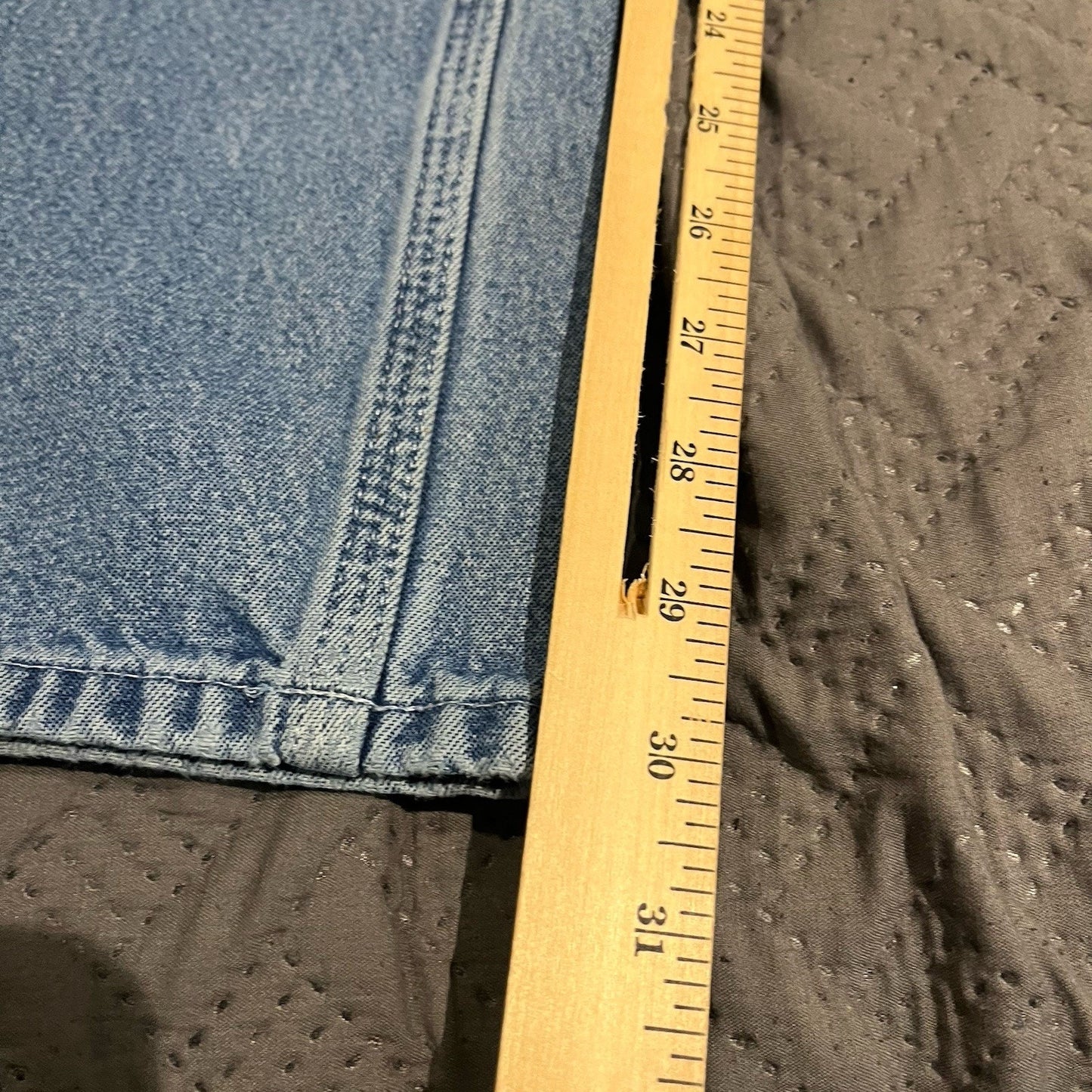 Vtg Carhartt Men's W 32 x L 34 light wash cartpenter workwear jeans