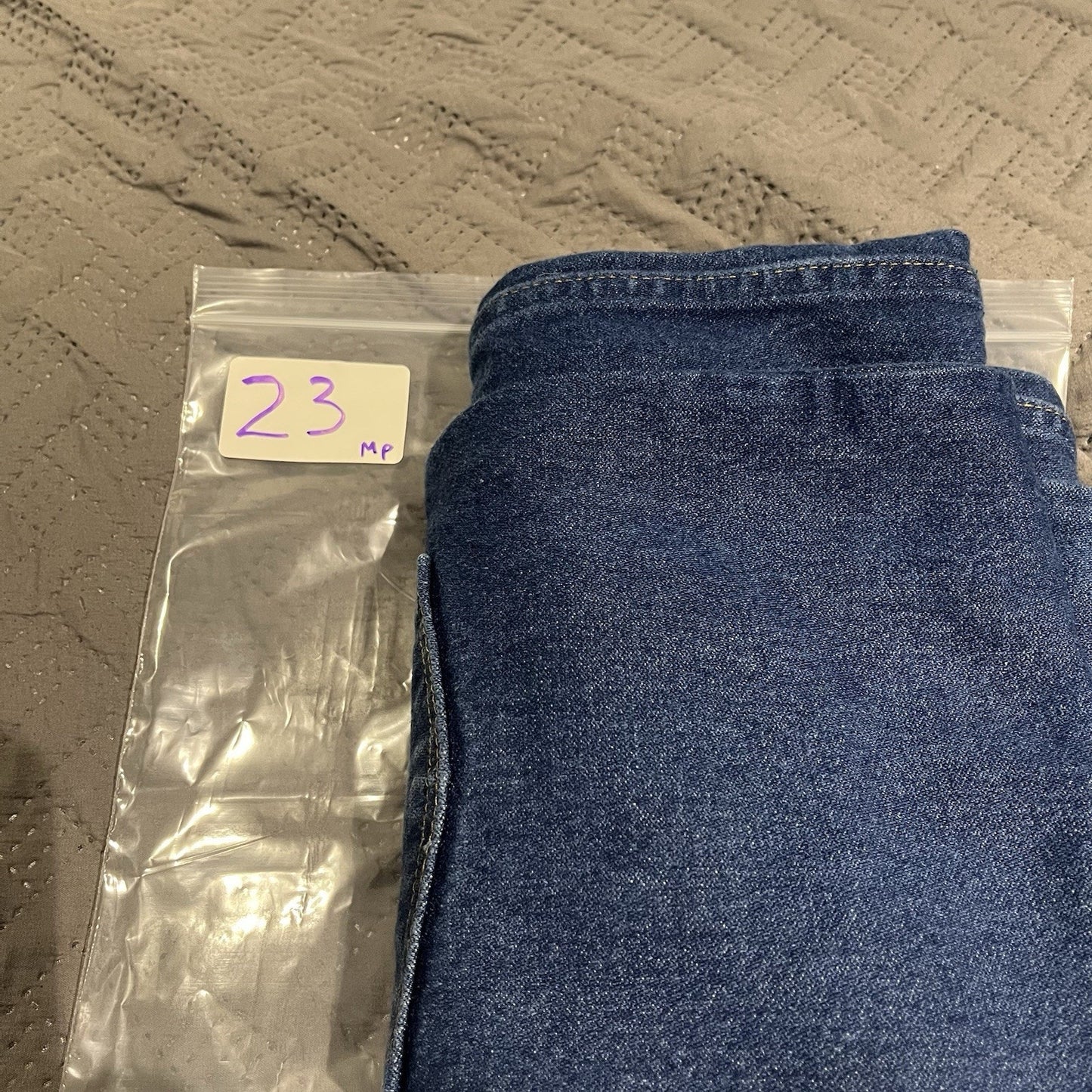 Wrangler Men's W 38 x L 32 W stitching cowboy cut denim jeans