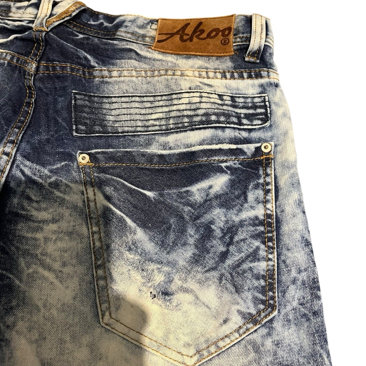 Akoo Men's 34 light blue acid wash distressed denim jeans