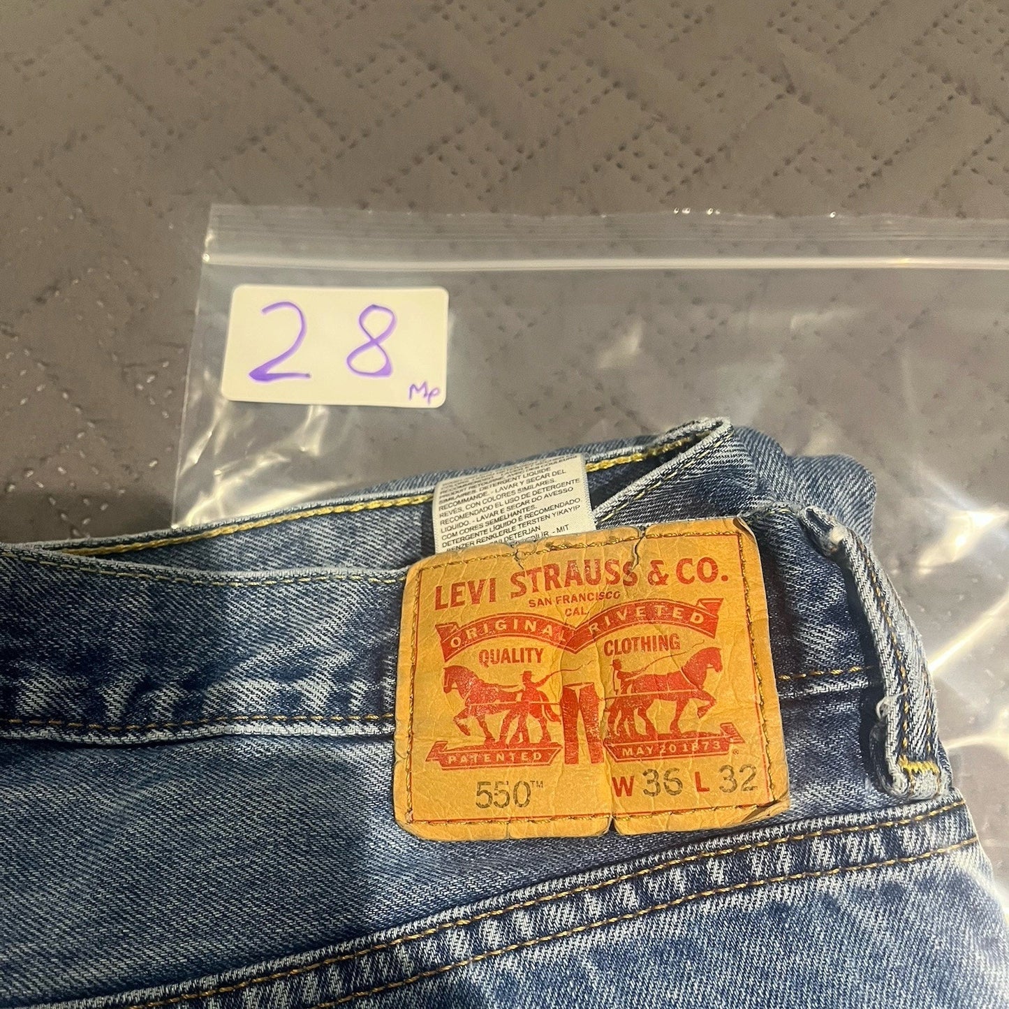 Levi's 550 Men's Relaxed Fit Jeans - Denim Blue Jeans Light Wash Size 36x32